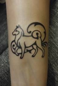Zirgs, tetovējums, modelis, jauna sieviete, roka, zirgs, tetovējums, pattern