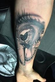 Tetovaža oka, slika tetovaže za oči na dječakovoj ruci
