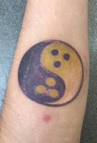 Maschera maschio del tatuaggio del pettegolezzo del Tai Chi