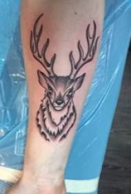 Boys Arms บนเคล็ดลับการต่อยร่างสีดำสีเทาสร้างสรรค์ Elk Tattoo Picture