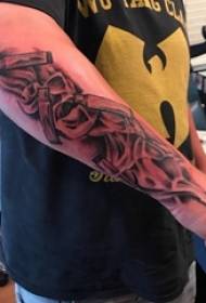 검은 회색 스케치 포인트 가시 기술 창조적 횡포 섬세한 문신 사진에 소년의 팔
