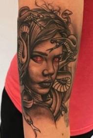 Maschera grigia nera del tatuaggio del ritratto del ritratto del personaggio del ragazzo del modello del tatuaggio del carattere della ragazza