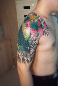 Grote arm mooi inktvis lotus geschilderd tattoo patroon