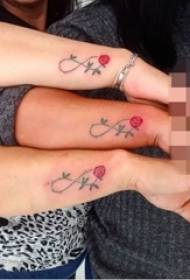 Patrón de tatuaje simple fresco pequeño literario de verano para niñas