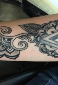 Hubka Gabdhaha ee loo yaqaan Brahma Tattoo ee sawirka madow ee Van Gogh Tattoo