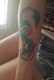 Iskoláslány karral festett színátmenet egyszerű absztrakt vonal rajzfilm sárkány tetoválás kép