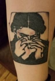 Material del tatuatge del braç, personatge masculí, imatge del tatuatge del personatge negre
