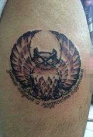 Anak ng pagpipinta ng braso ng owl tattoo larawan sa braso