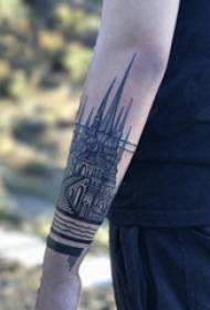男生手臂上黑色点刺几何简单线条建筑物纹身图片