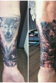 Dierlijke tatoeage, mannelijke arm, dieren tattoo foto
