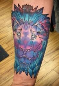Jungen Arm gemalt geometrische Tattoo Bild kreative Linie Löwen Tattoo Bild