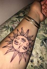 Sun totem шивээсчин охин totem нарны шивээсний зураг