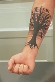 Pine tattoo txiv neej caj npab ntawm dub ntoo thuv tattoo daim duab