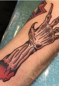 Рука мальчика нарисованная акварелью эскиз креативная картина тату с костью
