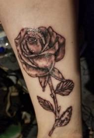 Европски и американски тетоважи со роза