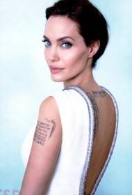 Angelina Jolie tetovanie zadné rameno vzor