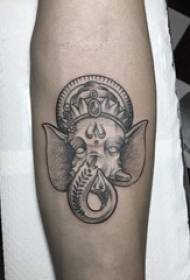 Materijal za tetoviranje ruku, muška ruka, slika tetovaže crnog slona