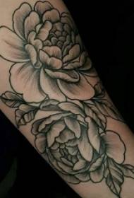 Tatuaje de flor literaria, brazo masculino, enriba, flor de arte, tatuaxe, fermosa imaxe