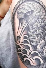 Tyttö käsivarsi mustalla harmaalla luonnoksella piikki taito luova dominoiva eläin tatuointi kuva