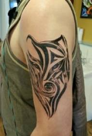 Chlapce paže na černé šedé skici kreativní literární zvíře tetování obrázek