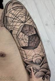 Jeometrik tatoo gason elèv bra sou imaj jeyometrik nwa foto