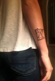 Obraz tatuażu ramienia Ramię chłopca na obrazie tatuażu czarnej linii
