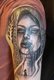 Boy's arm on black gray sketch point thorn skill domineering character horror tattoo picture