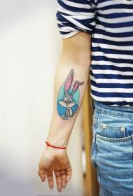 Liten söt kanin starling tecknad tatuering mönster i arm fairy