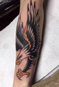 Tattoo eagle patroon meisje arm geschilderd tattoo dier patroon