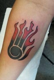 Ръката на момчето за татуировка на дланта на снимка на цветна татуировка на дланта