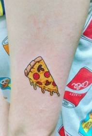 Ang bukton sa batang babaye nagpintal sa watercolor nga super cute nga litrato sa tattoo sa pizza