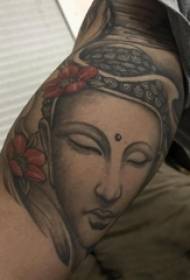 Braccia maschili del tatuaggio giapponese Banno sul modello giapponese del tatuaggio del rubinetto di Banno mezzo mezzo