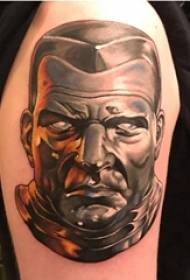 Karakter portreta tetovaža muški student ruku na crno sivoj boji tetovaža portret tetovaža klasični uzorak