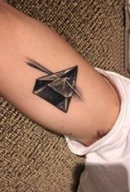 Boys Arms op Schwaarz Grey Sketch Sting Tipps Literaresch Diamant Tattoo Bild