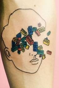 Bras d'écolier sur la ligne noire peint image de tatouage portrait abstrait élément lego