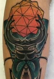Braccio da scolaro dipinto gradiente geometrico semplice linea immagine tatuaggio insetto