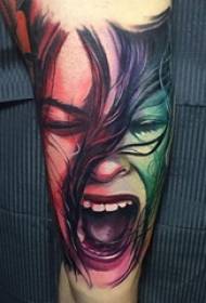 Modello di tatuaggio di braccio di fiore creativo prepotente raffigurante schizzi ad acquerelli dipinti su varie braccia