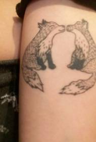 Двойка малка свежа ръка татуировка на черни двойка малки свежи снимки на татуировка лисица