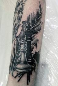 Kälber schwaarz gro Schach a Fieder Tattoo Muster