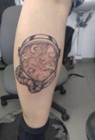 Tattoo Planet Boys bovido sur nigra griza planedo tatuaje bildo