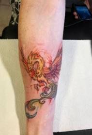 Tattoo Phoenix Phoenix მამრობითი ხბო ლამაზი ფენიქსის ტატუირების სურათზე