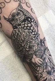 polpaccio simmetrico tatuaggio ragazzi Cosce su foglie e gufo tatuaggi