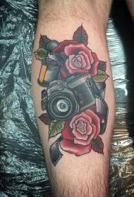 Kulay ng modernong camera ng binti na may pattern ng rosas na tattoo
