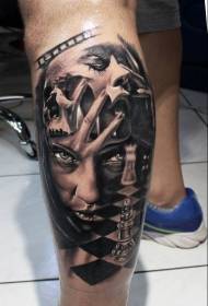 Ceg av daj poj niam lub cev duab liab qab qauv txawv txawv tattoo