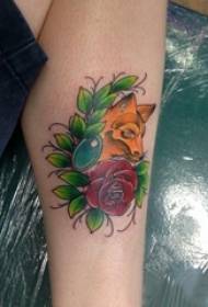 djevojke tele na obojanim gradijentom jednostavne biljke cvijeće i slike lisica tetovaža