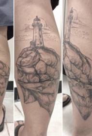 tele simetrično muško tijelo tetovaže na slici crne svjetionike