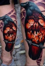 Legkleur kraai baarnende skull tattoo patroan