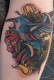 Patró de tatuatge colibrí a l'escola de vedells