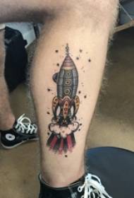 ragazzi sul polpaccio dipinte geometriche linea semplice lanciarazzi immagini di tatuaggi