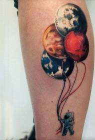 colorkwụ agba na-akpa ọchị ụdị ejiji astronaut tattoo